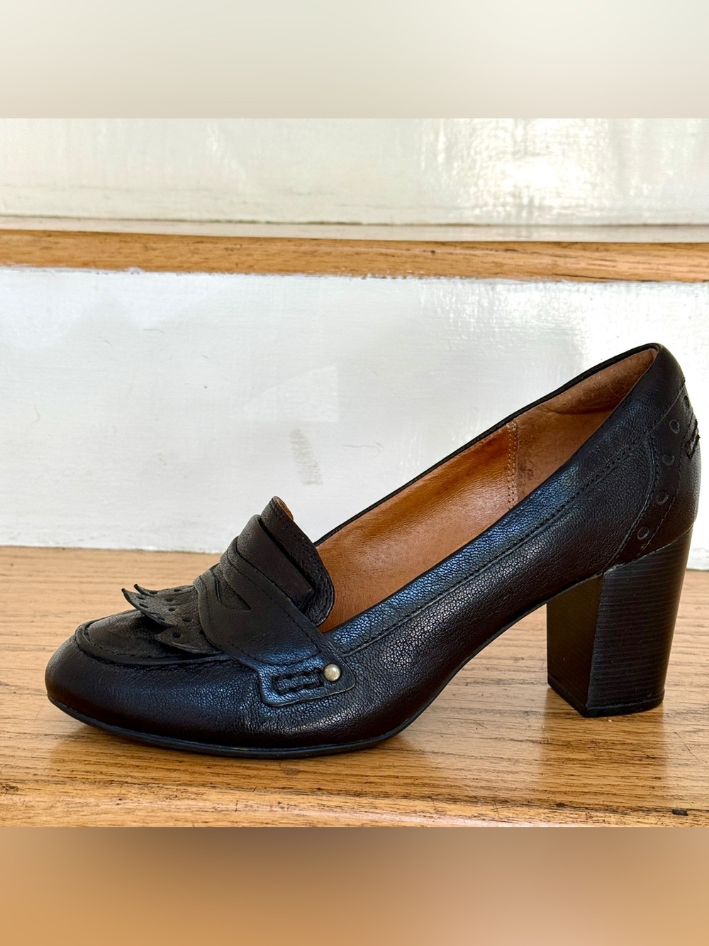 Clark’s Classic Black Leather chunky Heel Loafer 8.5 preppy cuteness 🖤 - Picture 3 of 8